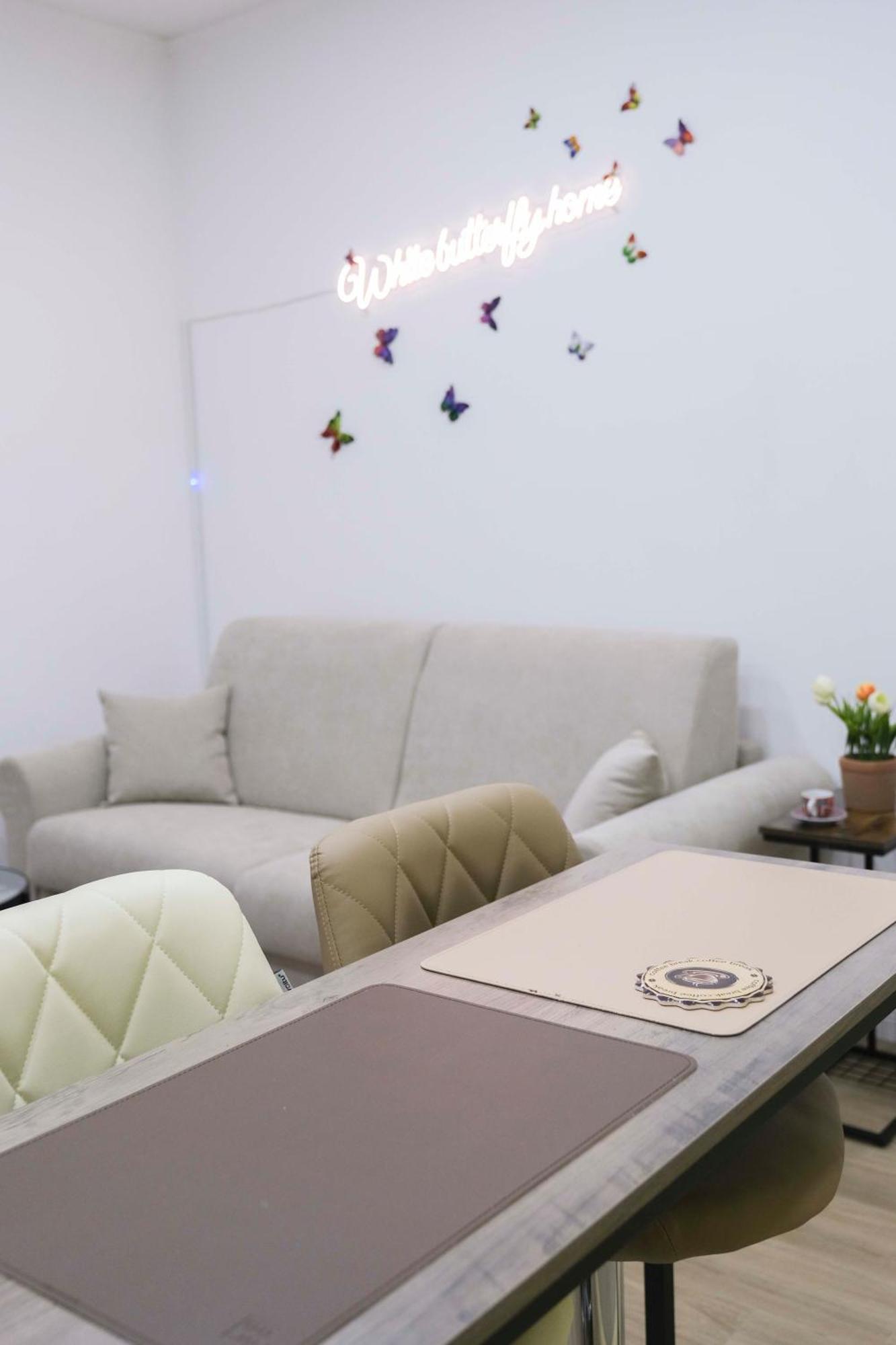 White Butterfly Home Nápoles Exterior foto